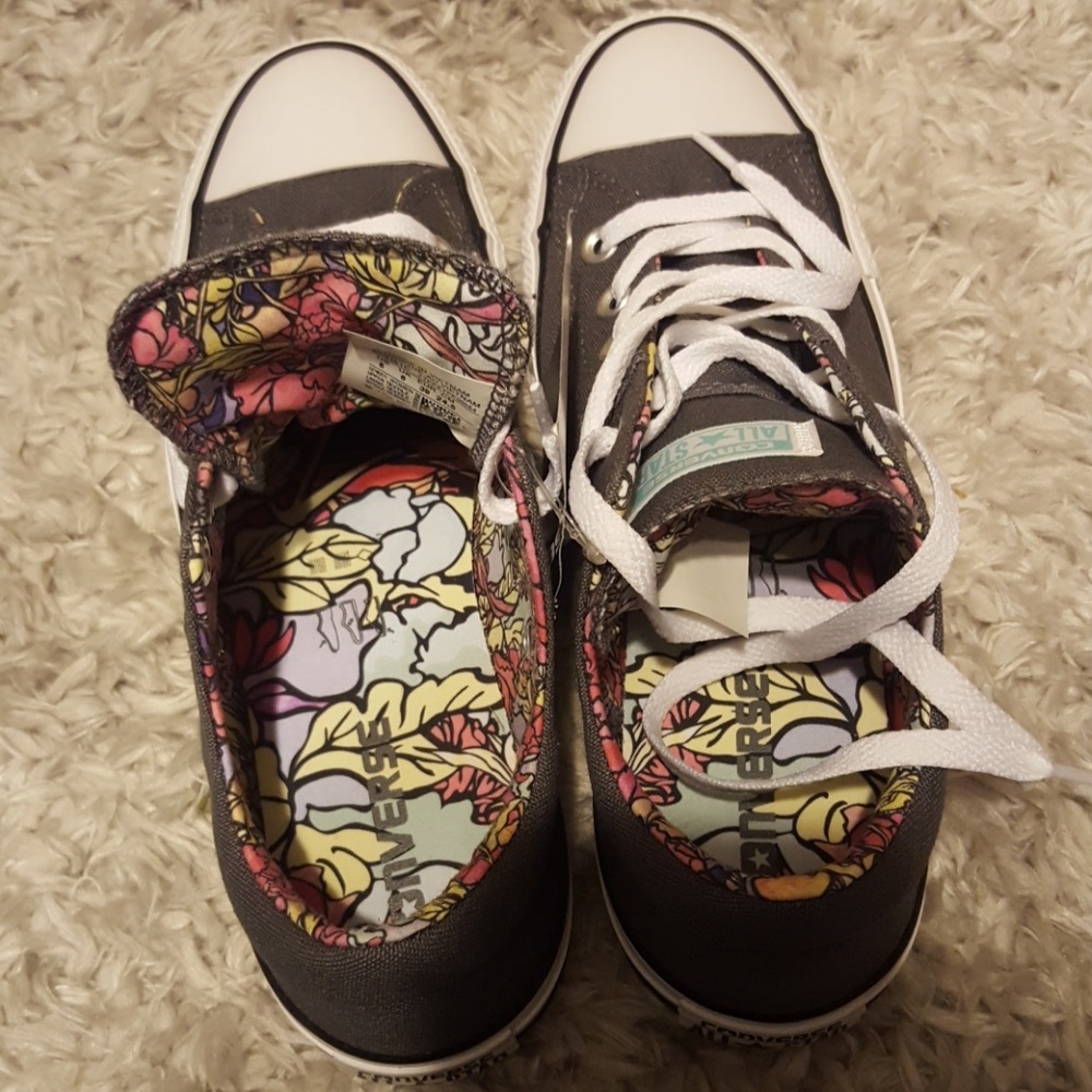 Converse - Picture 3 of 3
